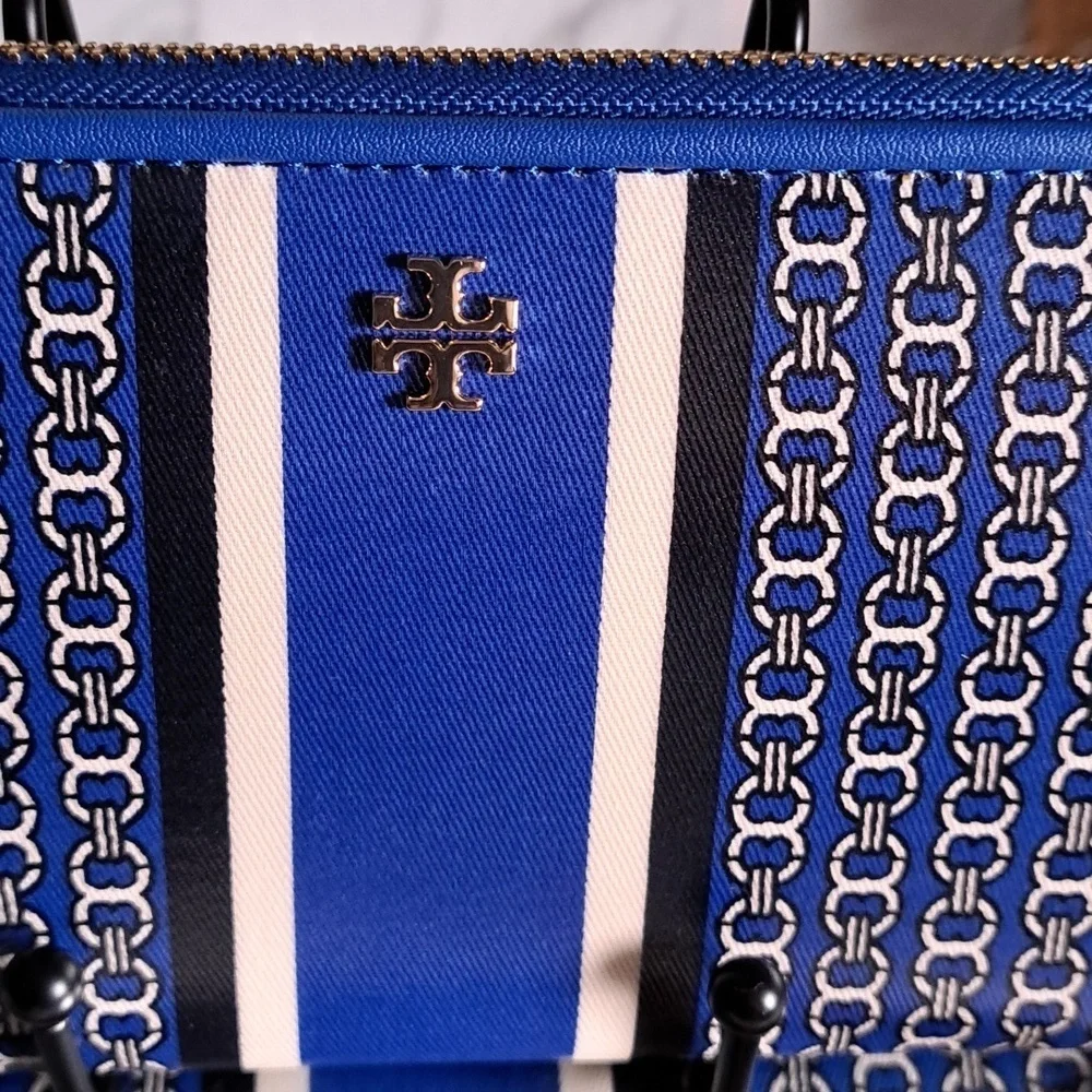 Tory Burch NWTs Gemini Link Royal Blue Continental Wallet